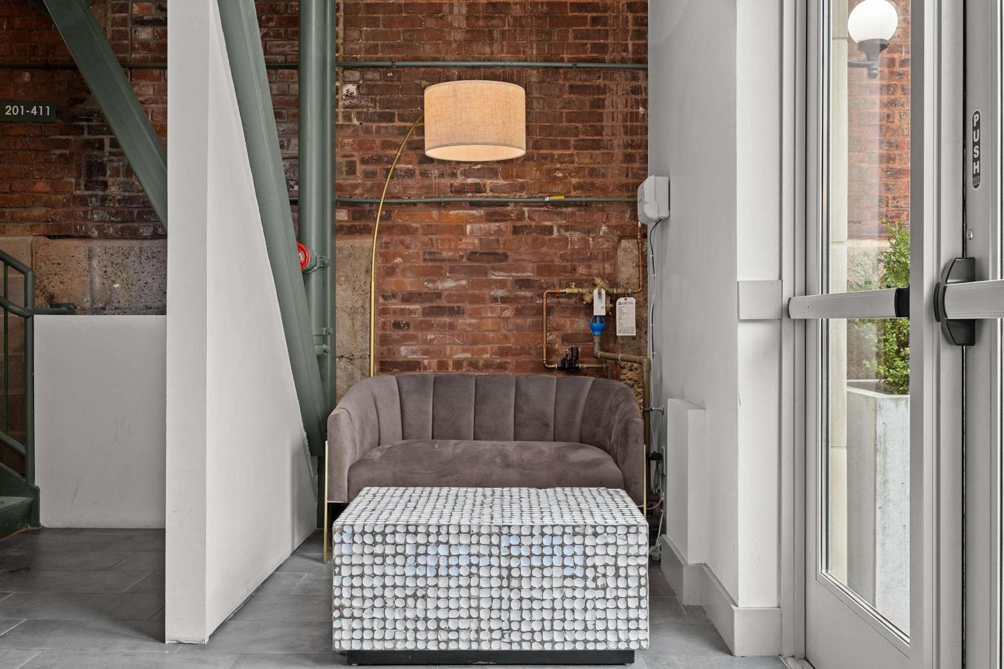 Modern Space In The Vibrant #110