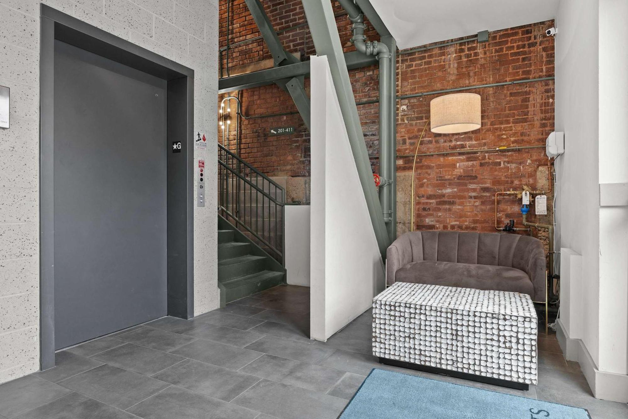 Modern Space In The Vibrant #110 *