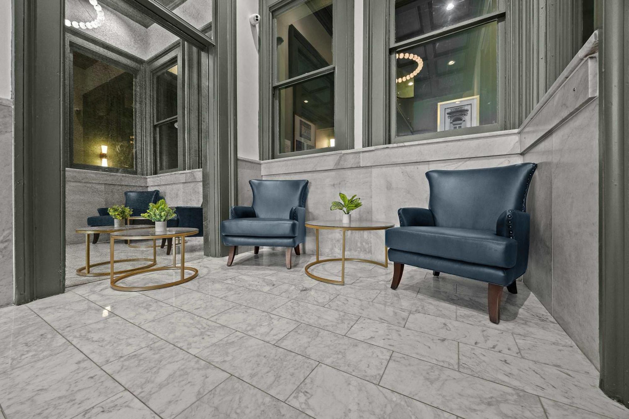 Apartment Modern Space In The Vibrant #110 Louisville